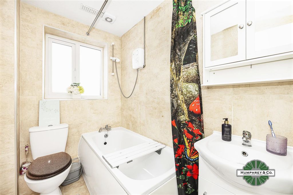 Property photo 3 of 6 2.Jpg