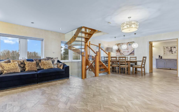 Property photo 2 of 12