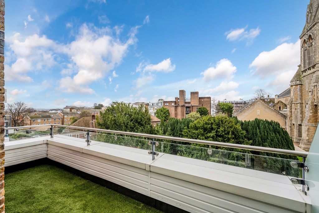 Property photo 3 of 13