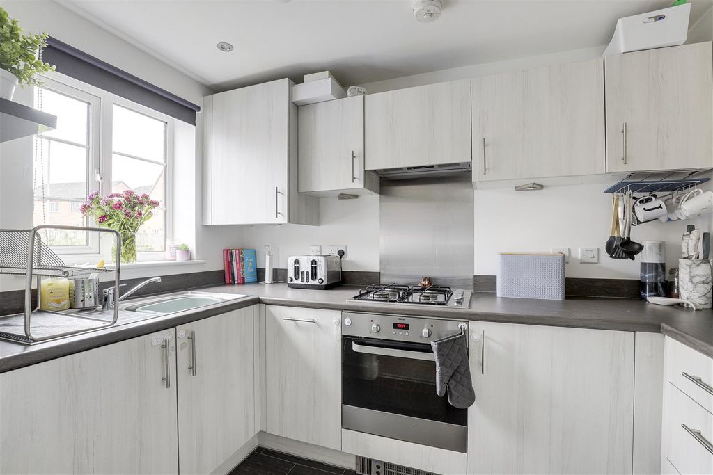 Property photo 2 of 12 7586.Jpg