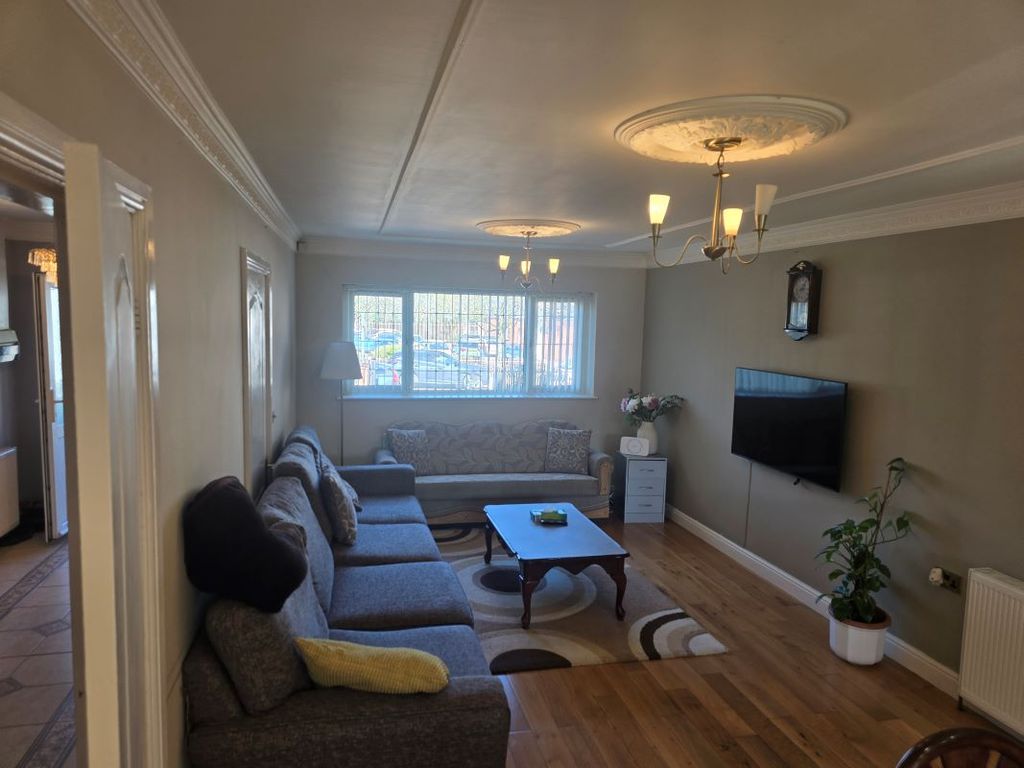 Property photo 3 of 22