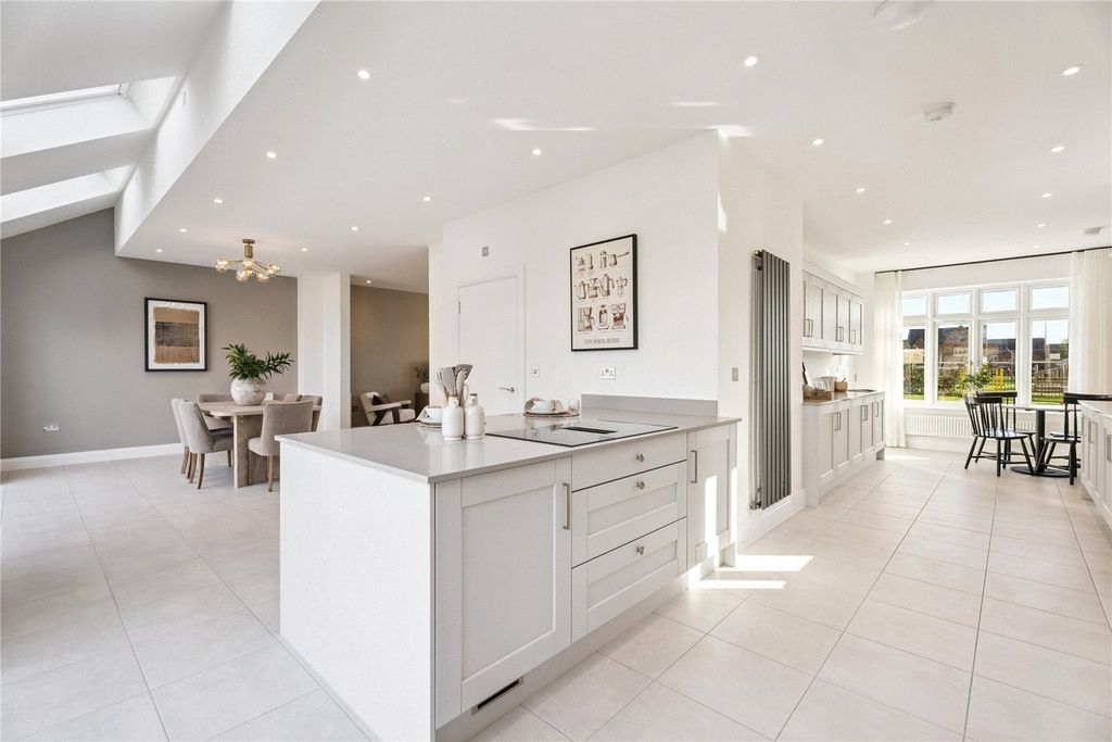 Property photo 2 of 18 Open Plan Living Spa