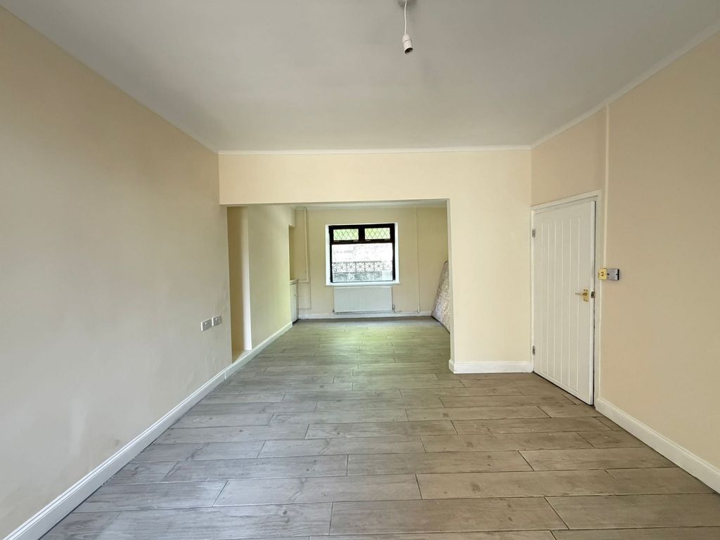 Property photo 2 of 12 Not Specified