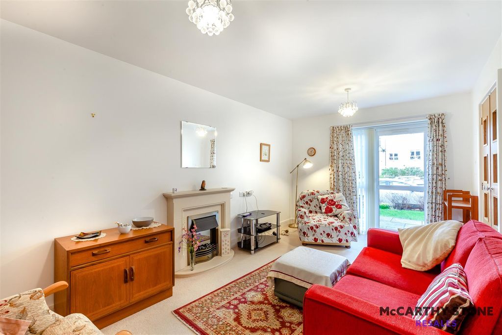 Property photo 3 of 15 8585174-Interior01.Jpg