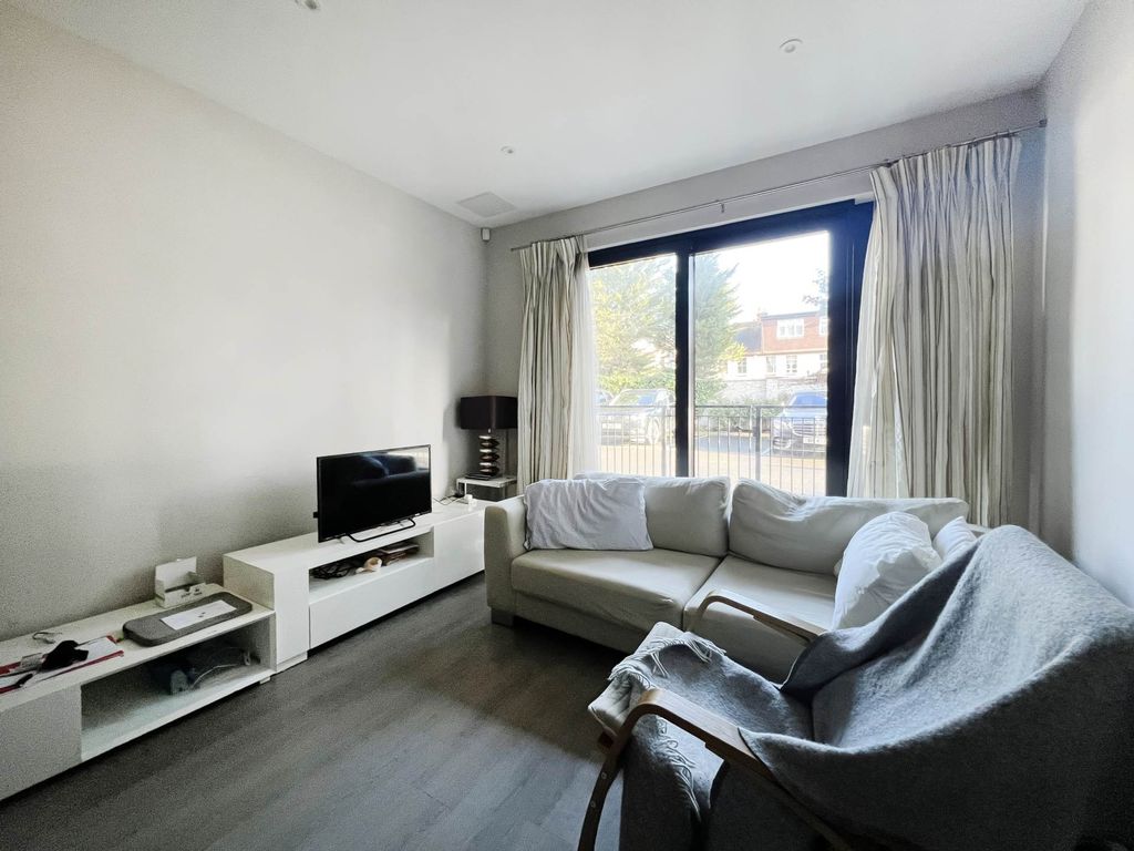 Property photo 3 of 11