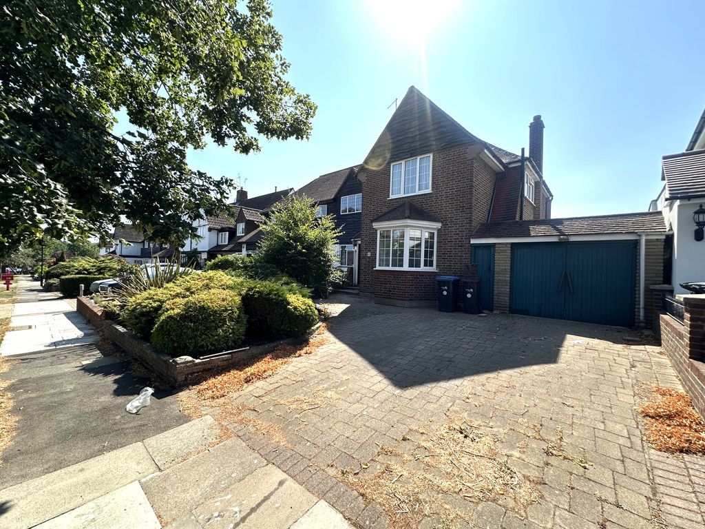Property photo 2 of 24