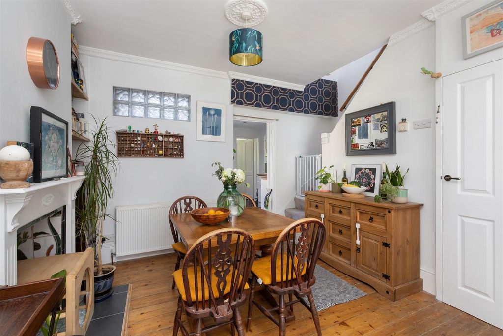 Property photo 3 of 9 Dewe Road-5.Jpg