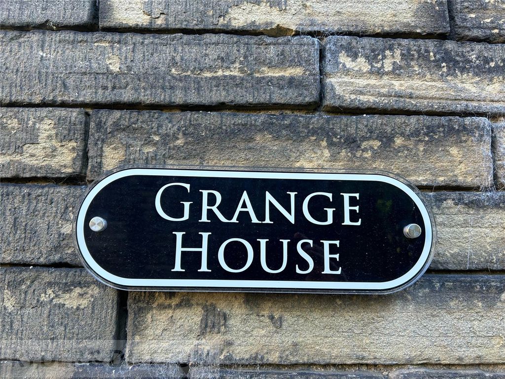 Property photo 2 of 11 Name