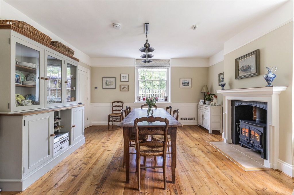 Property photo 3 of 31 Dining Room