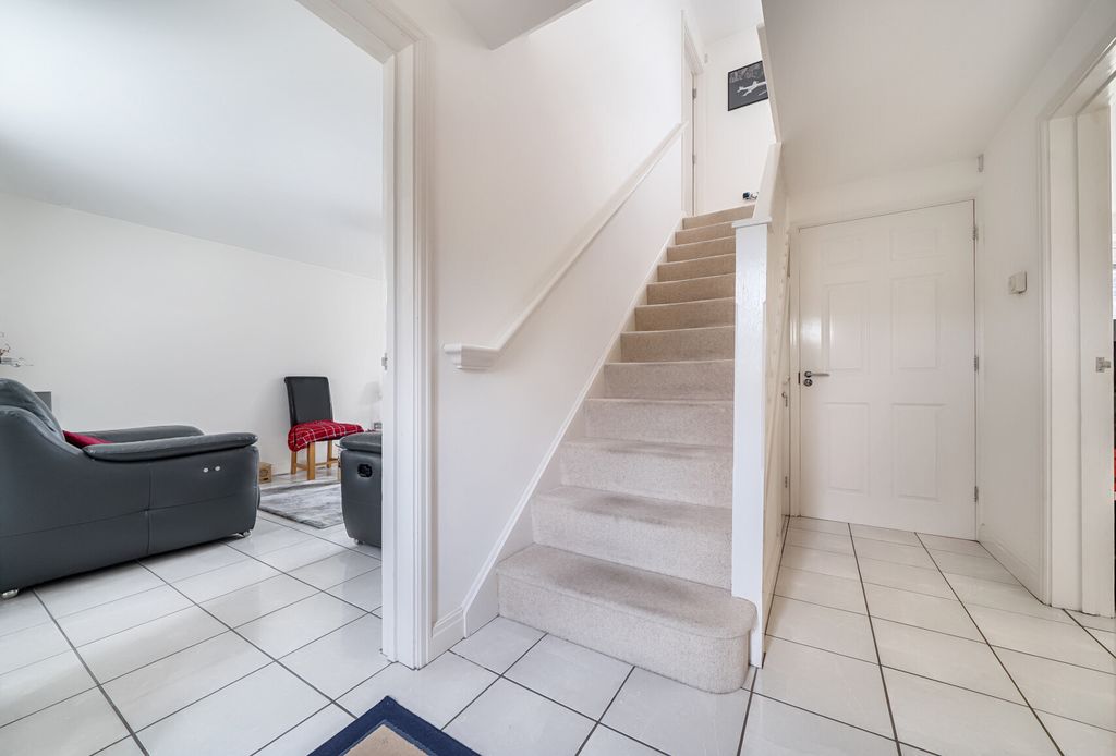 Property photo 2 of 12 1341718-13-68A35E...