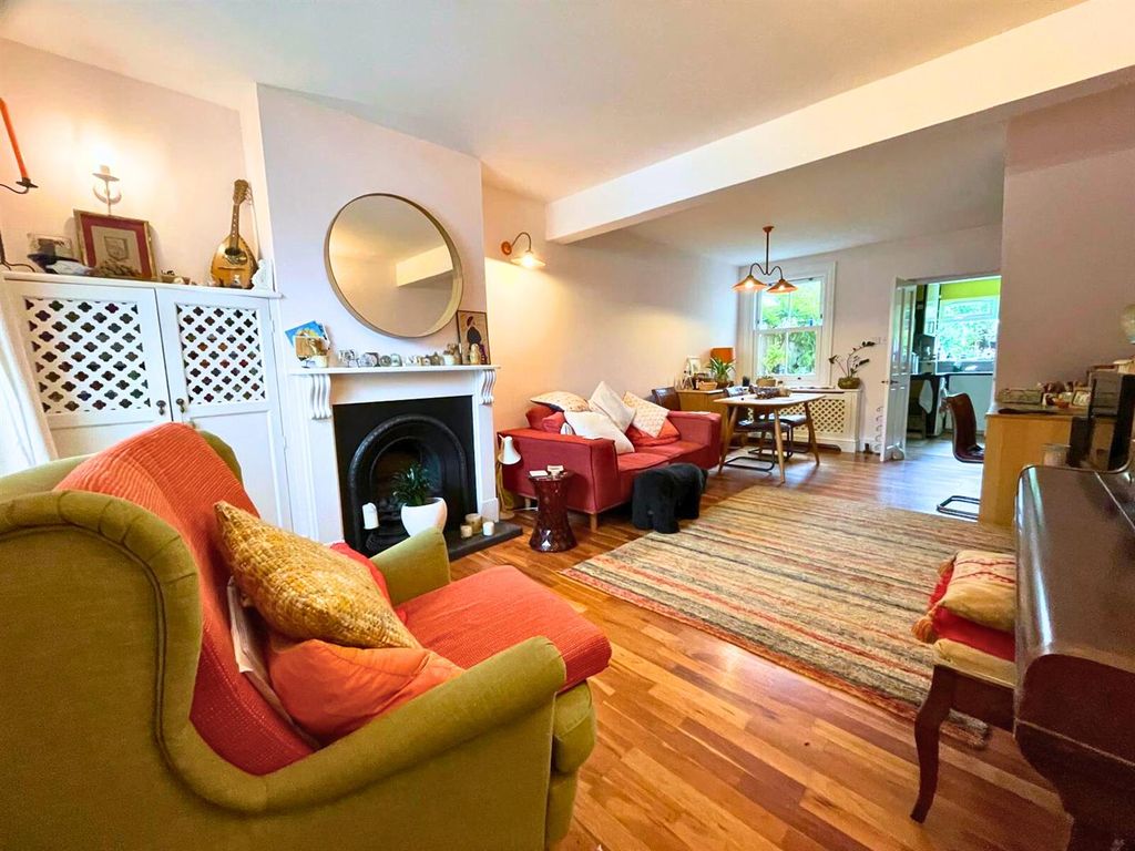 Property photo 2 of 20 0B1706Bc-3A50-4484-9939-B174Cb3B82B2.Jpg