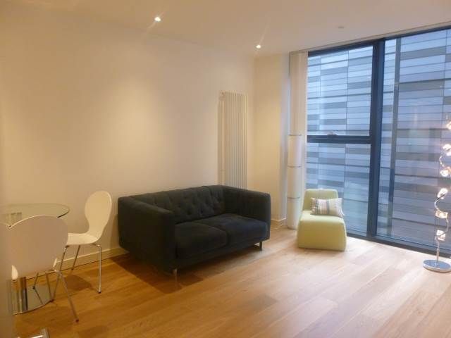 Property photo 1 of 7 Living