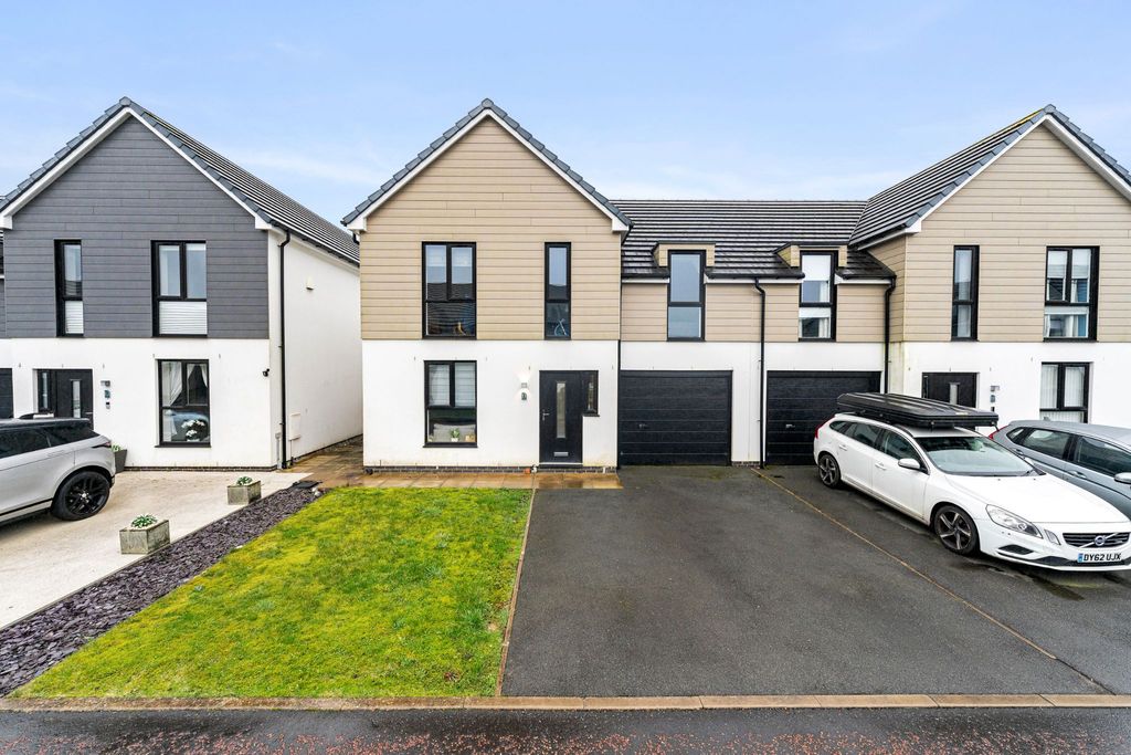 Property photo 1 of 33 Photograph 1