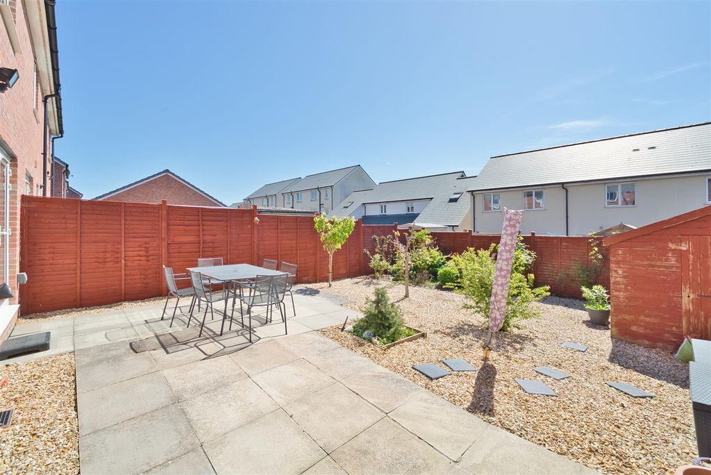 Property photo 2 of 18 Rear Garden