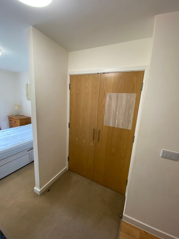 Property photo 3 of 18 Kitchenette