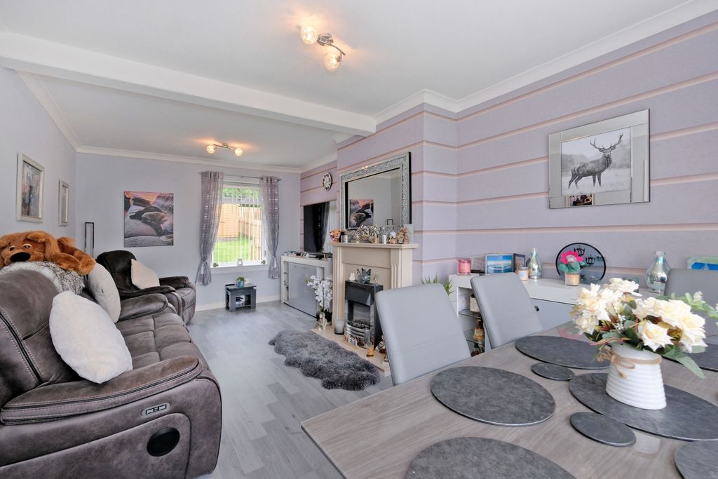 Property photo 3 of 18 Caiesdykes Drive 57_(25)_052