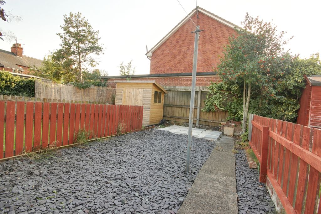 Property photo 2 of 10 1 Garden B