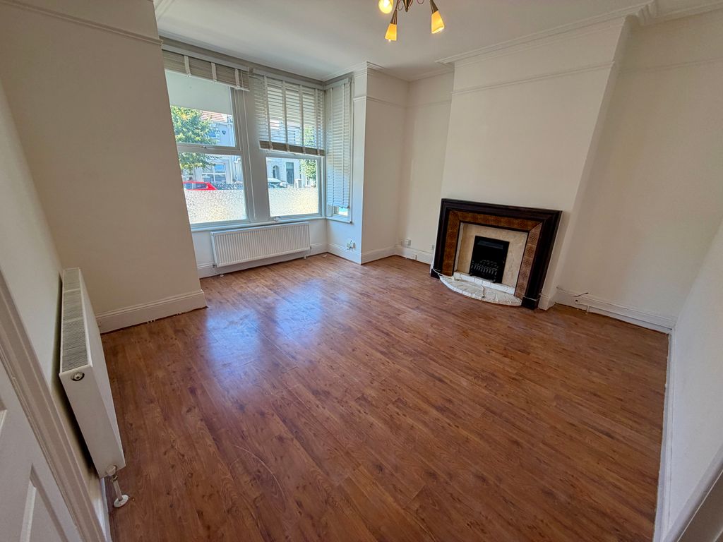 Property photo 2 of 18