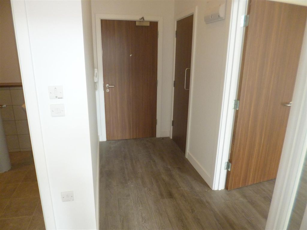 Property photo 2 of 6 P1050875.Jpg