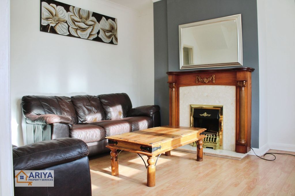 Property photo 2 of 14