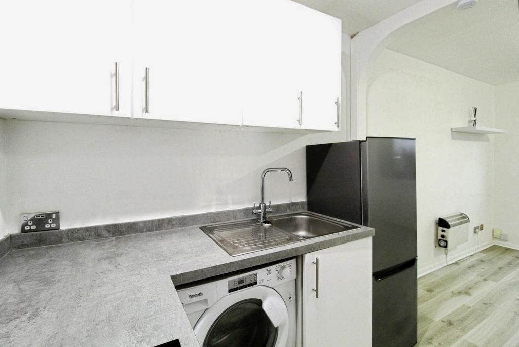 Property photo 2 of 14 Pbox-Img.Jpg