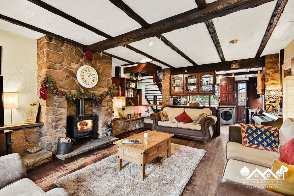 Property photo 3 of 44