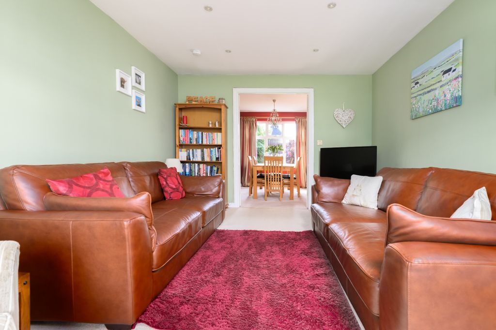 Property photo 3 of 27