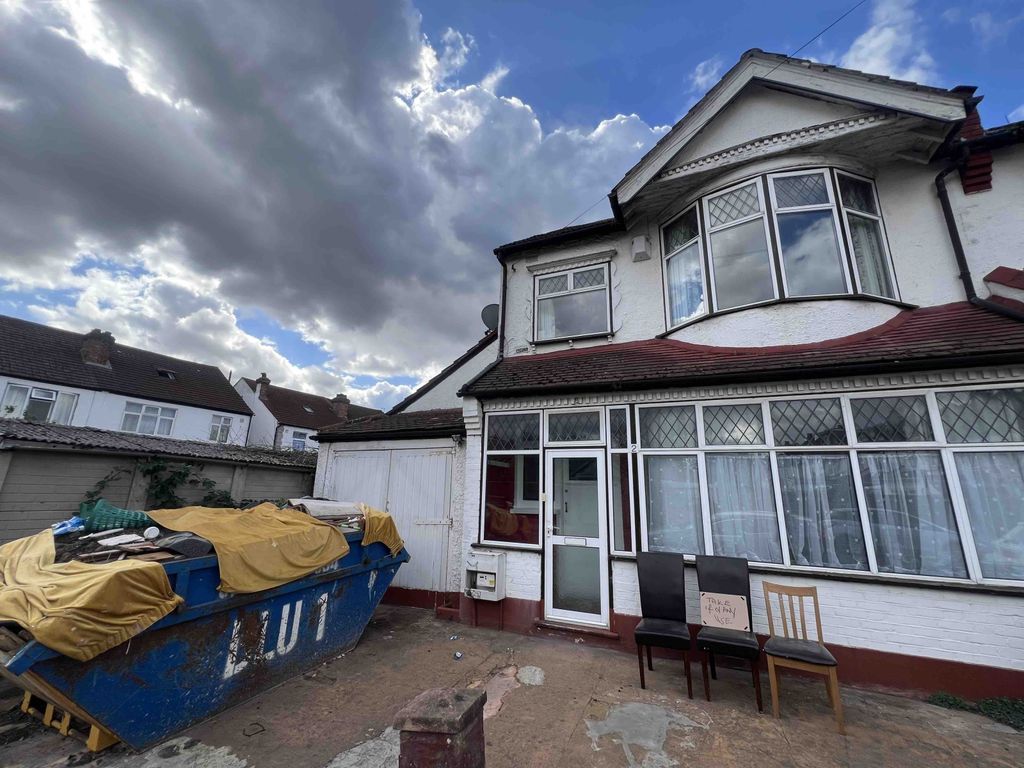 Property photo 1 of 9 3 Bedroom End Of Terrace House For Rent