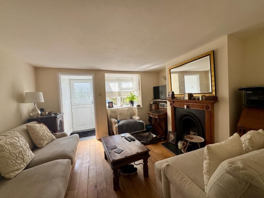 Property photo 2 of 8