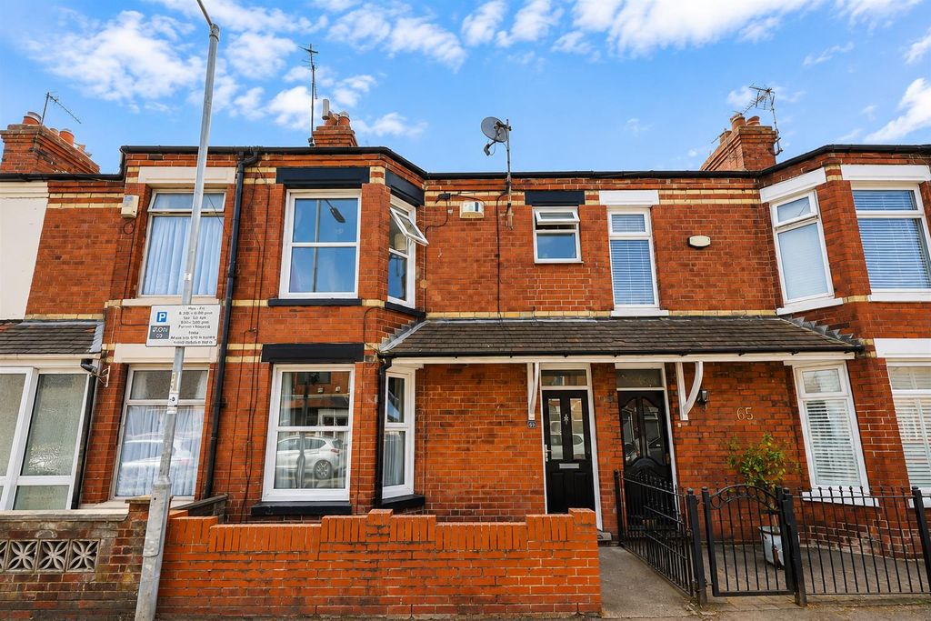 Property photo 1 of 18 ]
