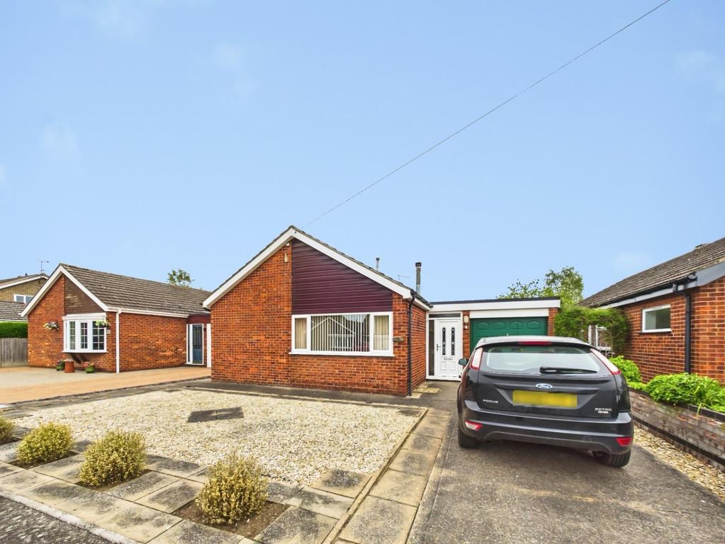 Property photo 1 of 11 Outside