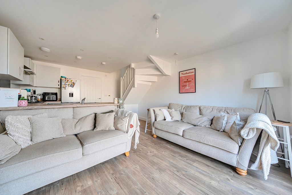 Property photo 2 of 18 1423733-12-69A95816608E8