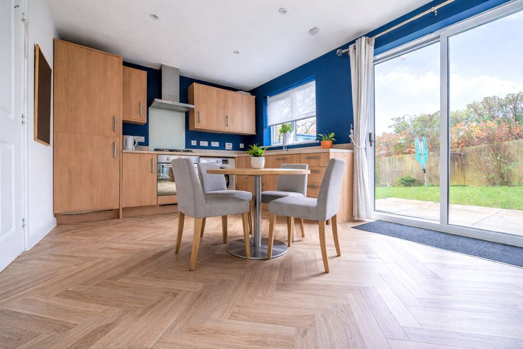 Property photo 3 of 22 Kitchen/Breakfast Ai