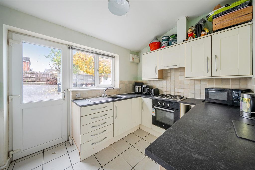 Property photo 1 of 11 1364672-1-68Ef6Ad8A71Ed.Jpg