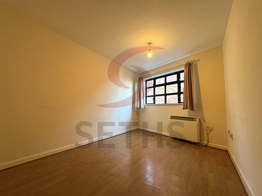 Property photo 1 of 5 Lounge