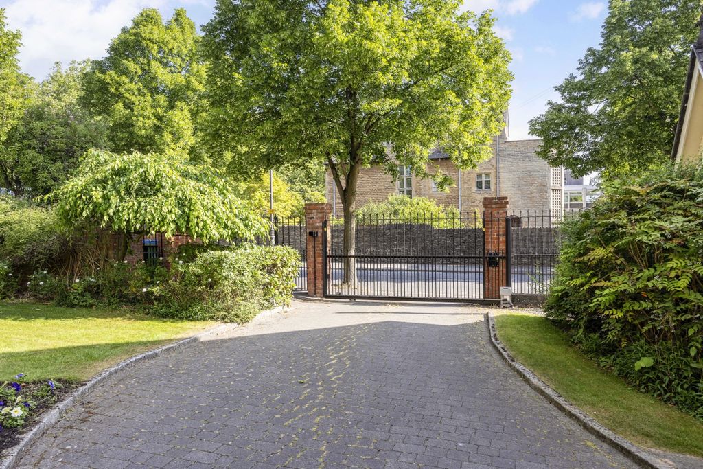 Additional image 8 of 3 bed mews to rentFauconberg Road, Cheltenham GL50