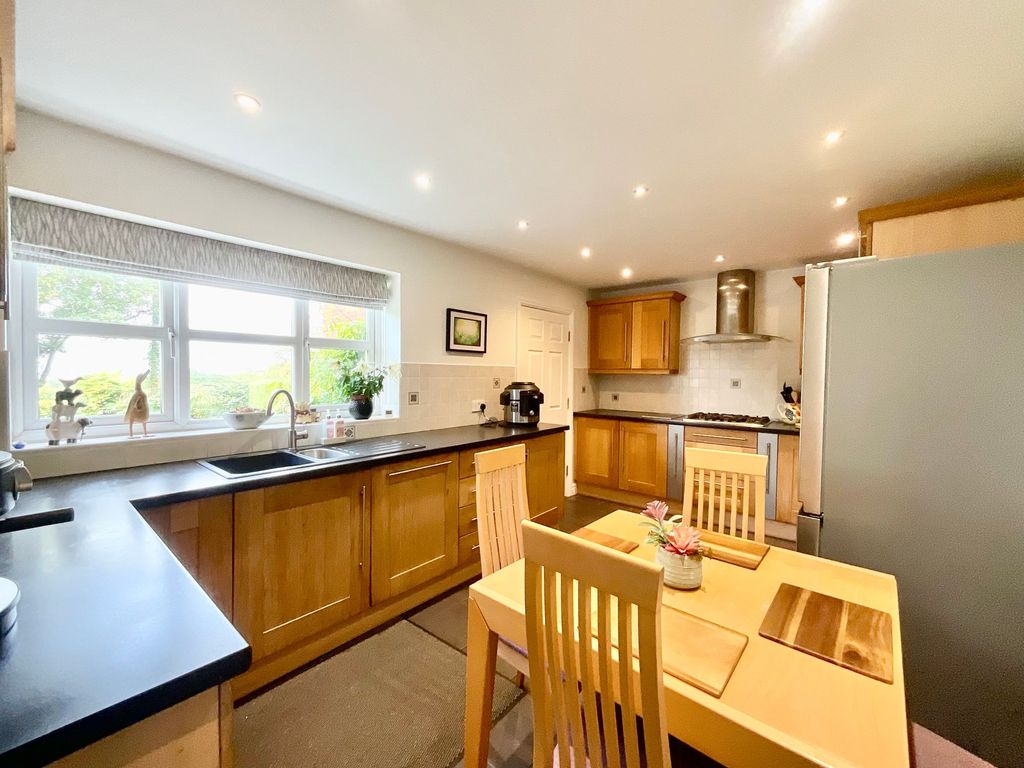 Property photo 3 of 41