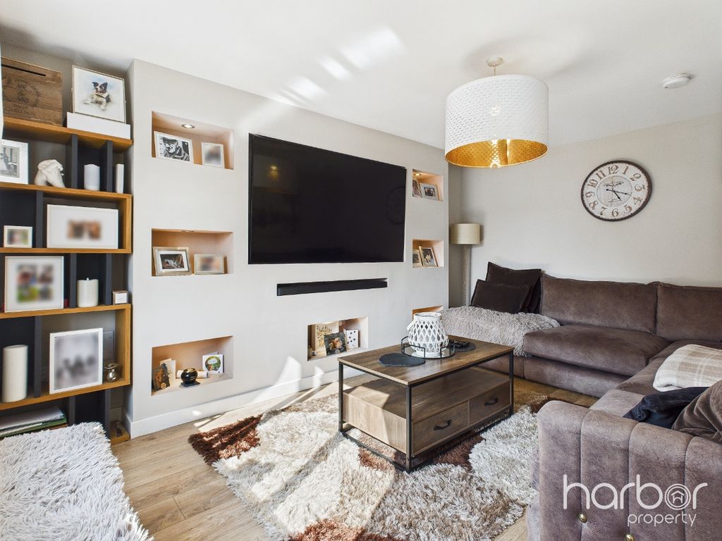 Property photo 2 of 30 4288343