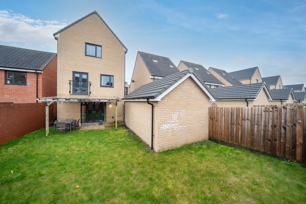 Property photo 2 of 20