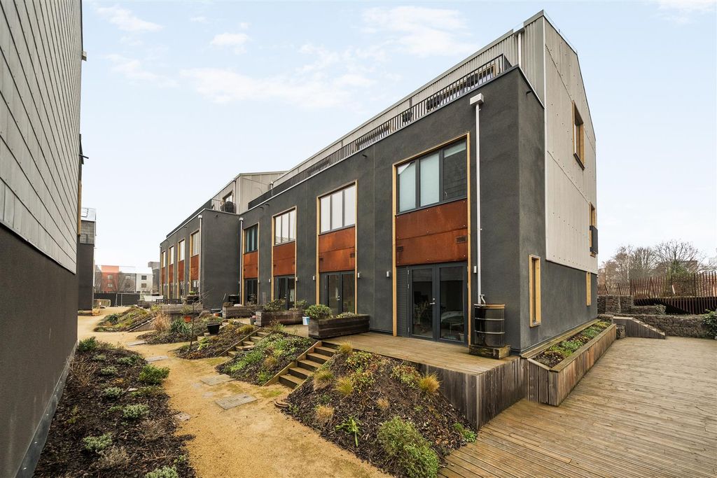 Property photo 1 of 9 1405107-10-697A268d0Af29.Jpg