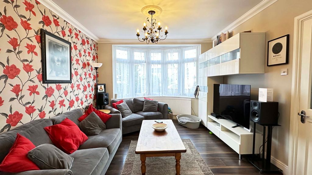 Property photo 2 of 20