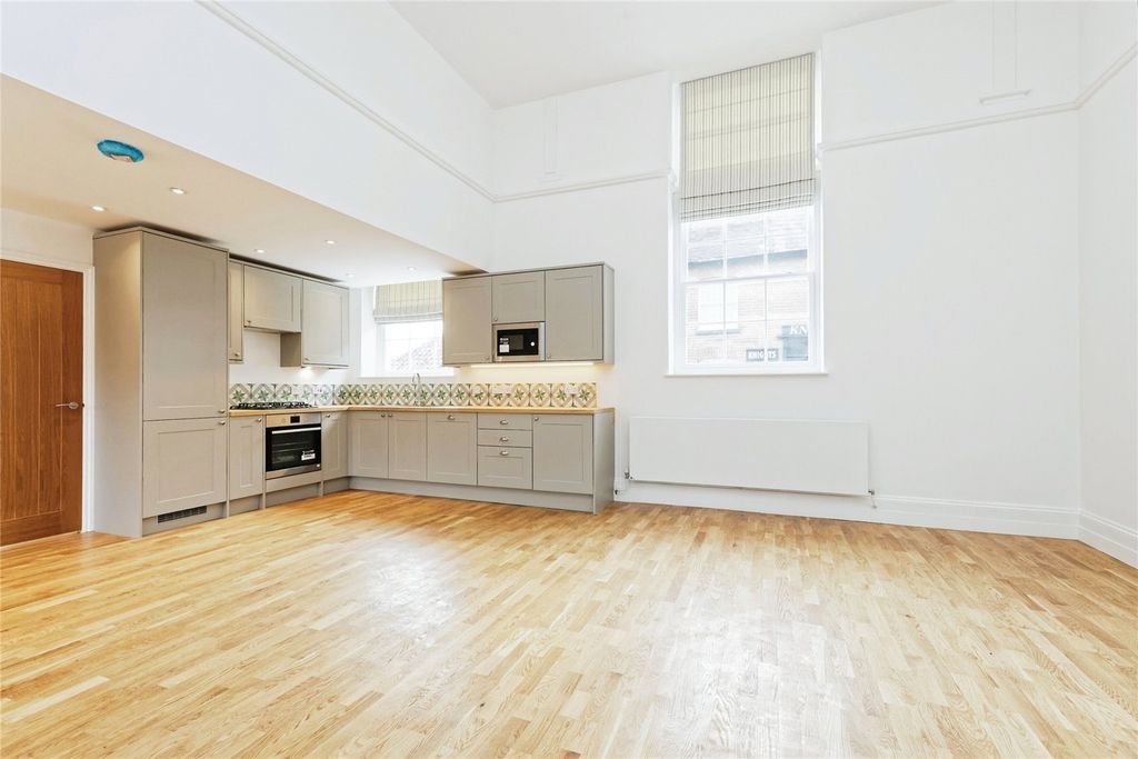 Property photo 2 of 14 Picture No. 01