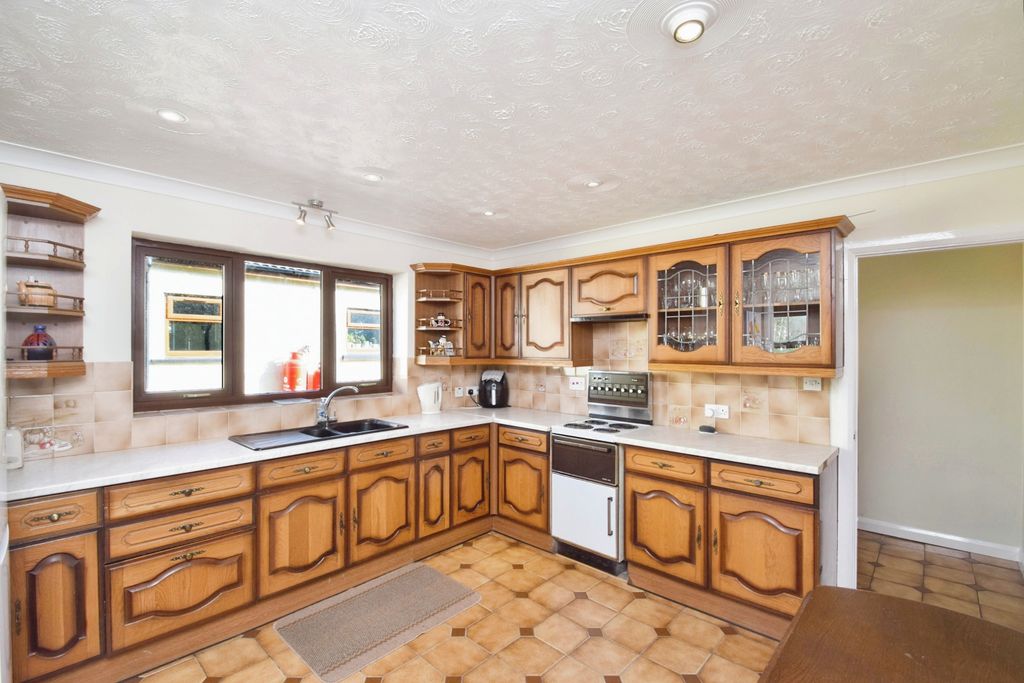 Property photo 3 of 22