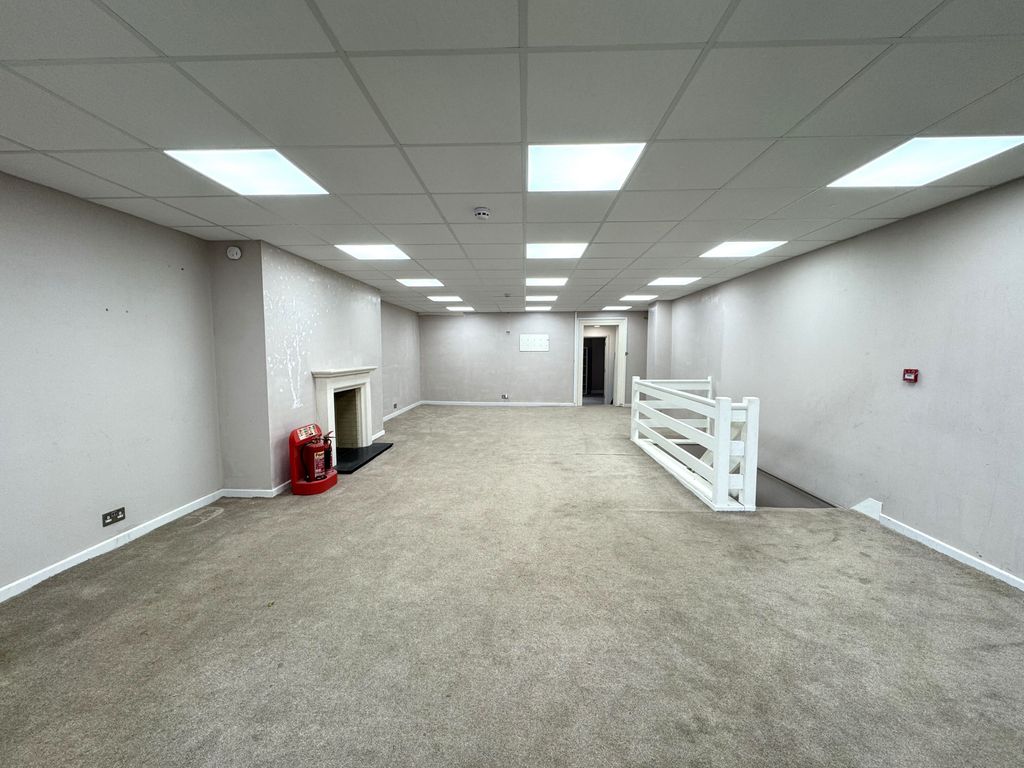 Property photo 1 of 3
