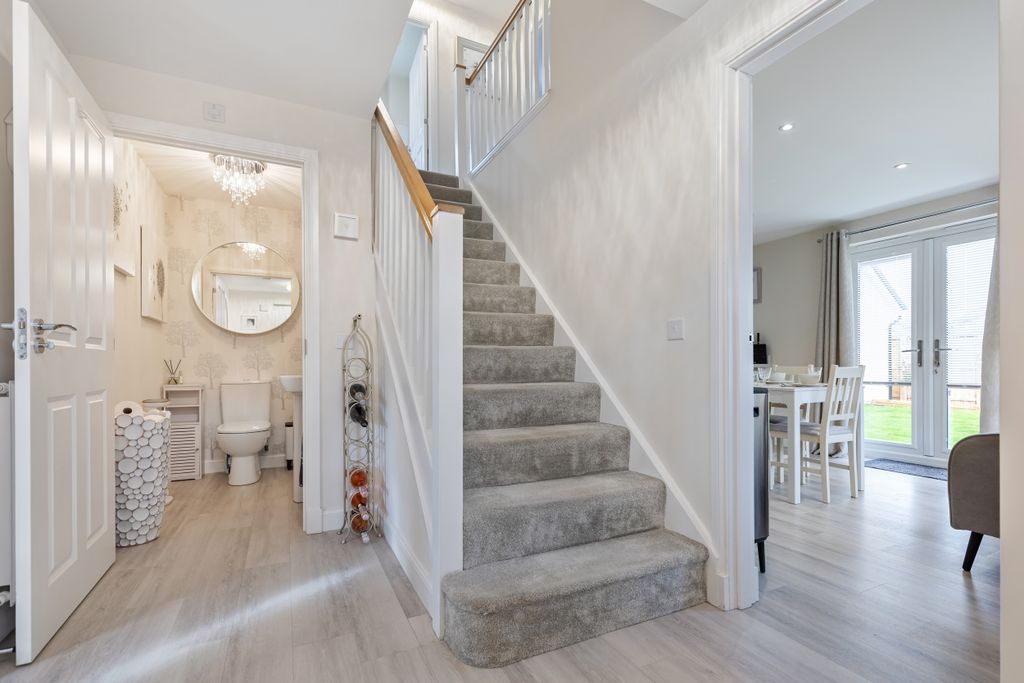 Property photo 3 of 40