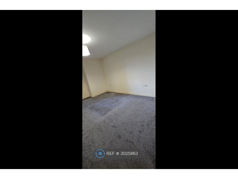 Property photo 3 of 17 Master Bedroom 1
