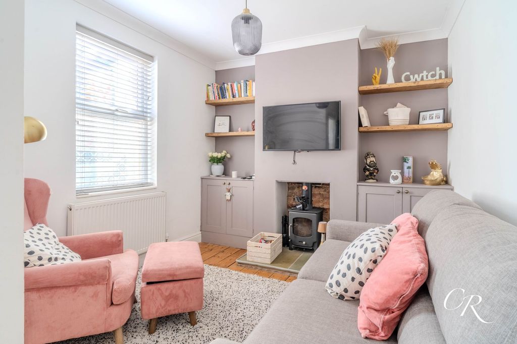 Property photo 2 of 13