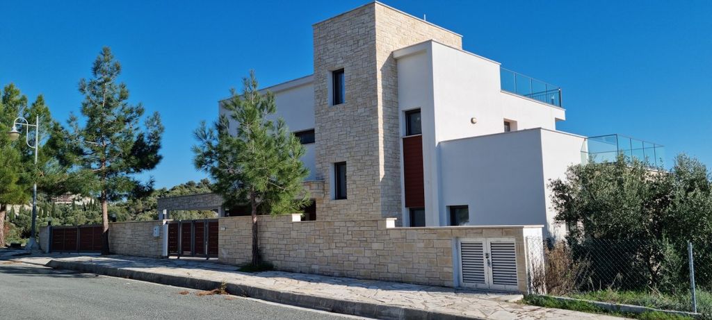 Property photo 3 of 23