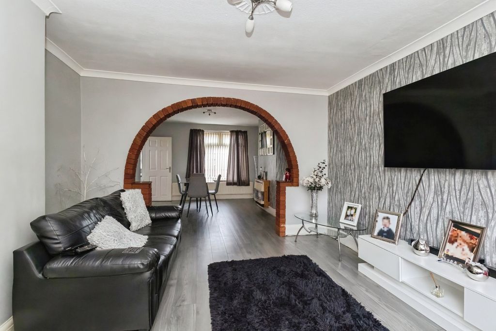 Property photo 2 of 14 Pbox-Img.Jpg