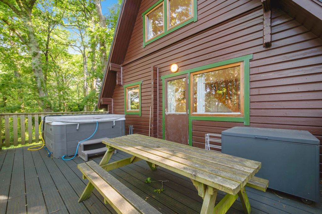 Property photo 3 of 21 Deck